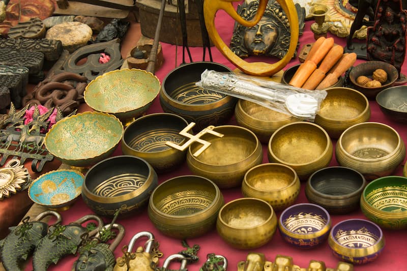 Dalhousie handicrafts including shawls, wooden crafts, and metalwork