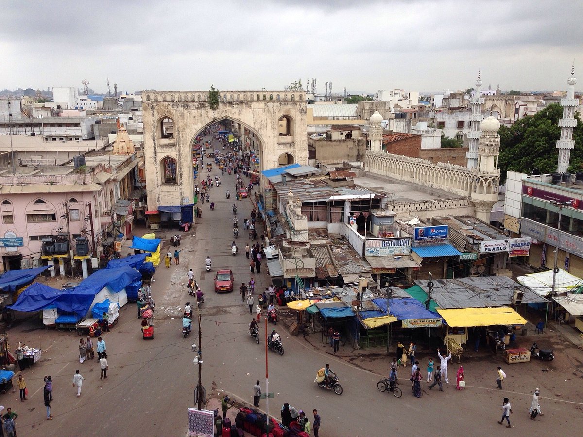 Laad Bazaar Hyderabad showing colorful lac bangles and traditional jewelry