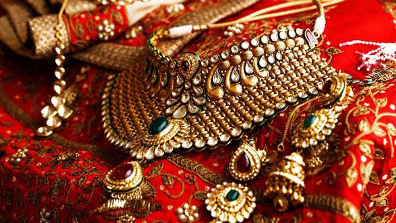 Traditional jewelry bazaar in Rajasthan