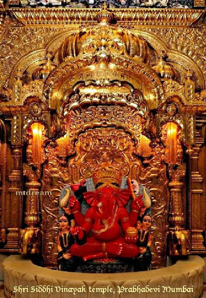Lord Ganesha idol at Siddhivinayak Temple