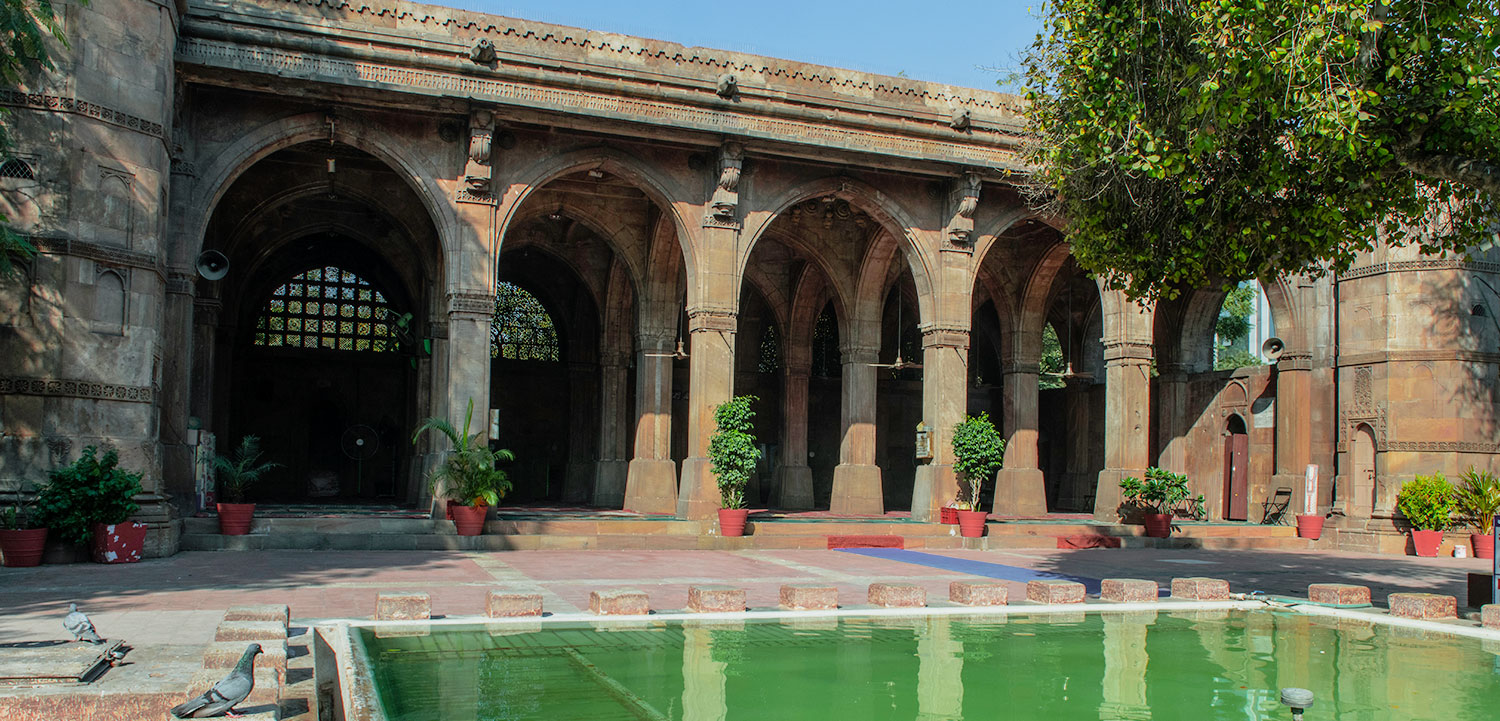 Courtyard-side perspective of Sidi Saiyyed Mosque Ahmedabad
