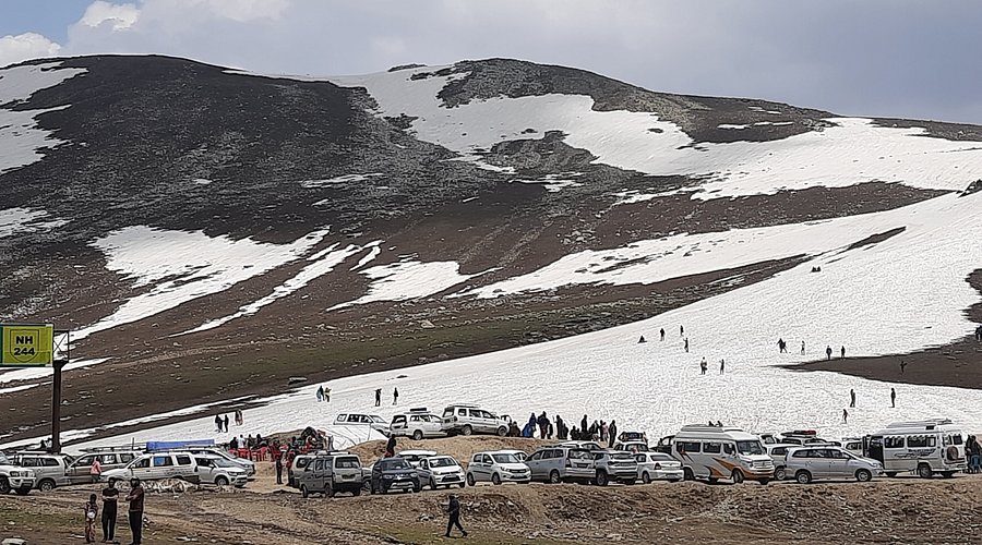 Top viewpoint at Sinthan pass in Kashmir