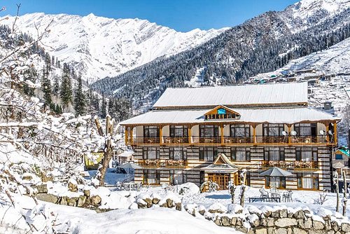 Solang Valley in winter with snow covered landscape