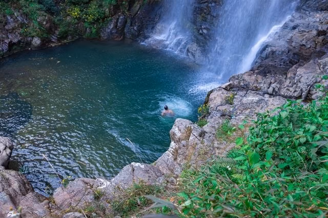 Safe viewpoint overlooking Spread Eagle Falls and valley