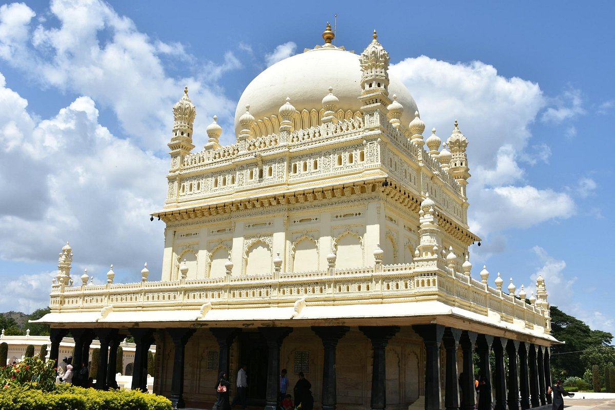 Gumbaz mausoleum of Tipu Sultan