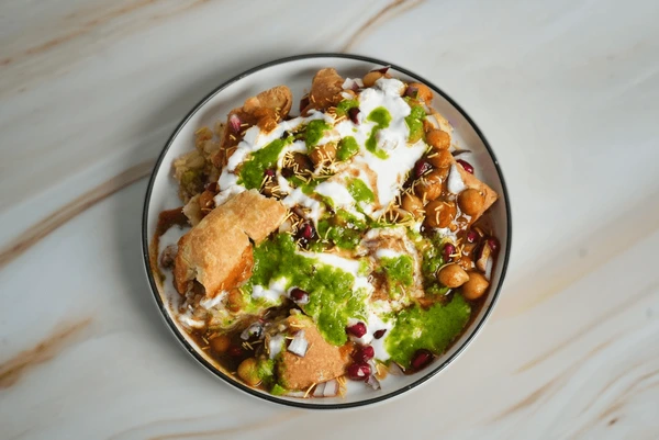 Must-try street snacks and chaat in Delhi