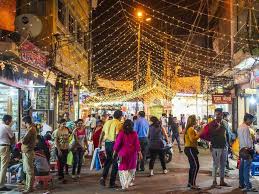 Sarafa Bazaar night food market in Indore