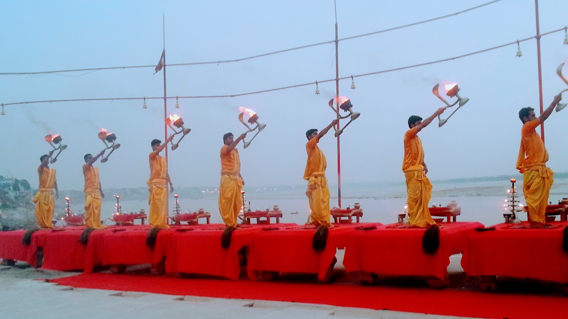 Assi Ghat sunrise - Morning yoga and aarti ceremony by the Ganges