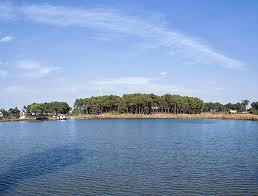 Scenic view showing sacred and historical context of Thadlaskein Lake