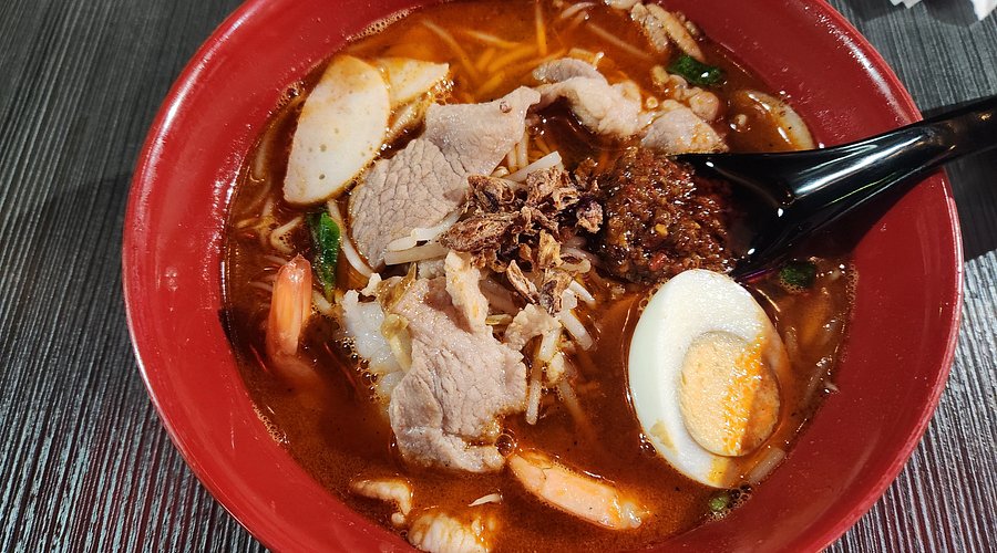 Street food and cultural lanes in Penang Malaysia