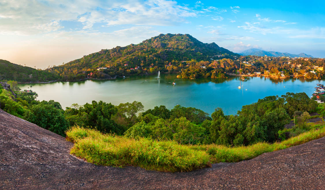 Boating and lakeside views at Nakki Lake Mount Abu