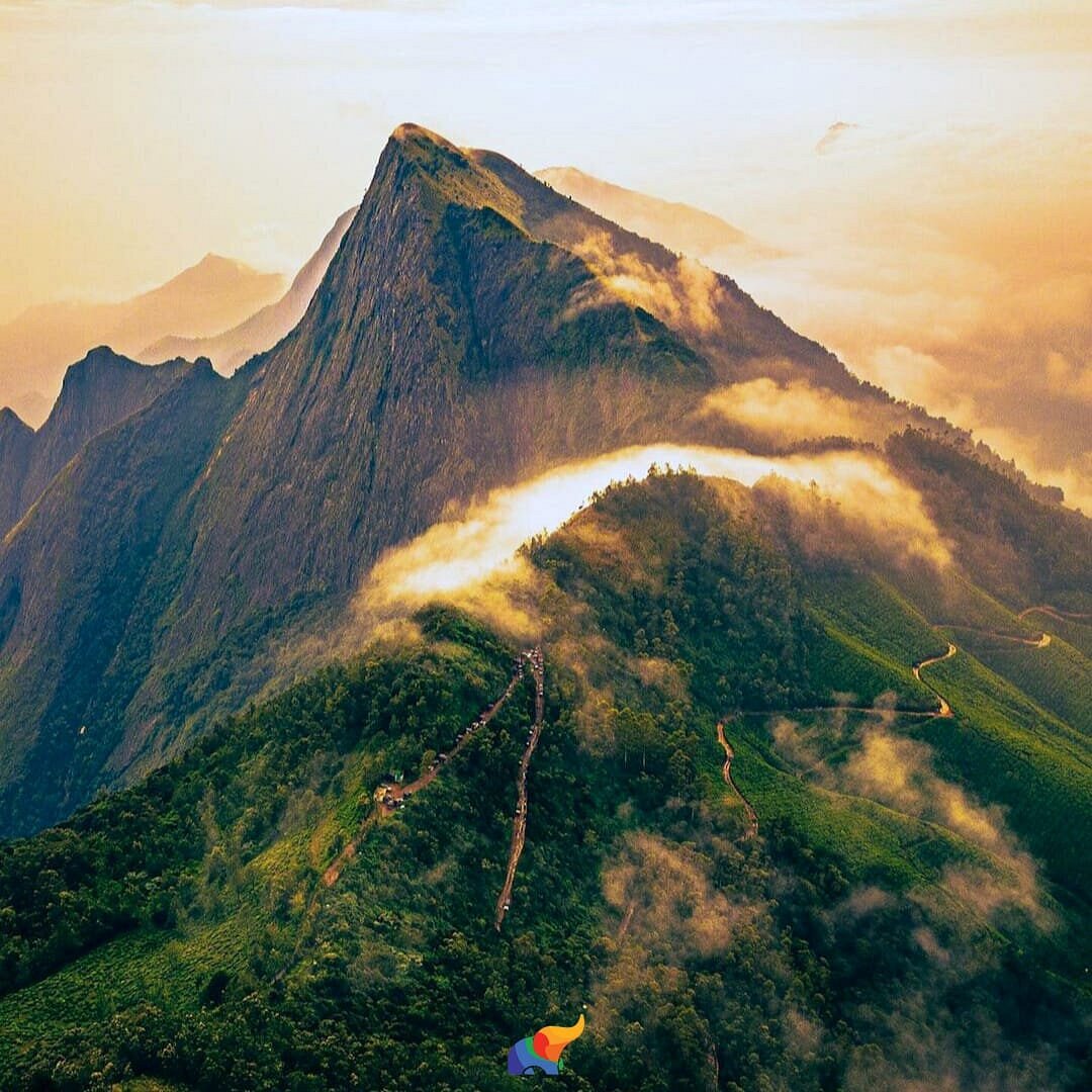 Spectacular sunrise at Kolukkumalai tea estate