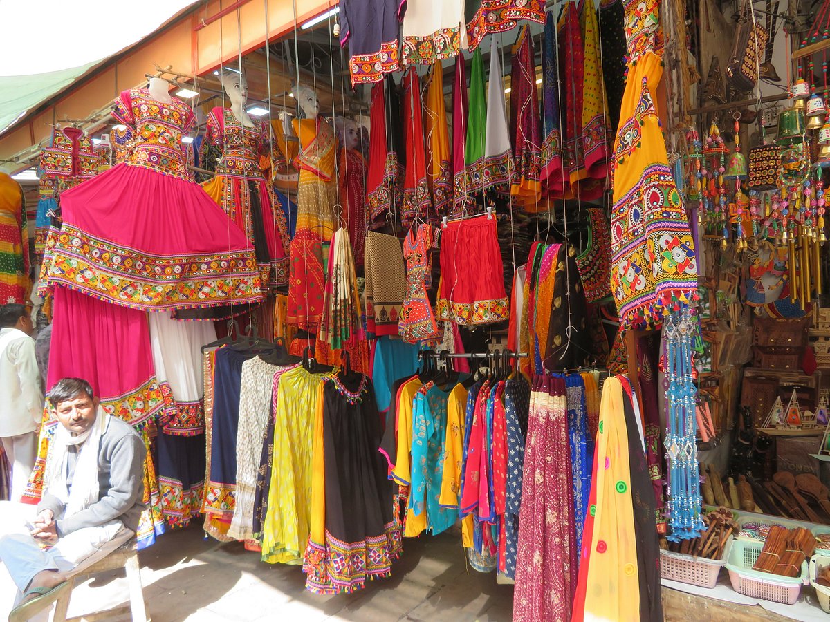 Colorful market lane in Pushkar bazaar