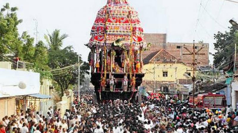 Devotional festival procession scene at Thiruchendur Murugan Temple
