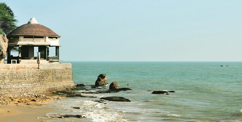 Coastal view near Thiruchendur temple area and pilgrim route