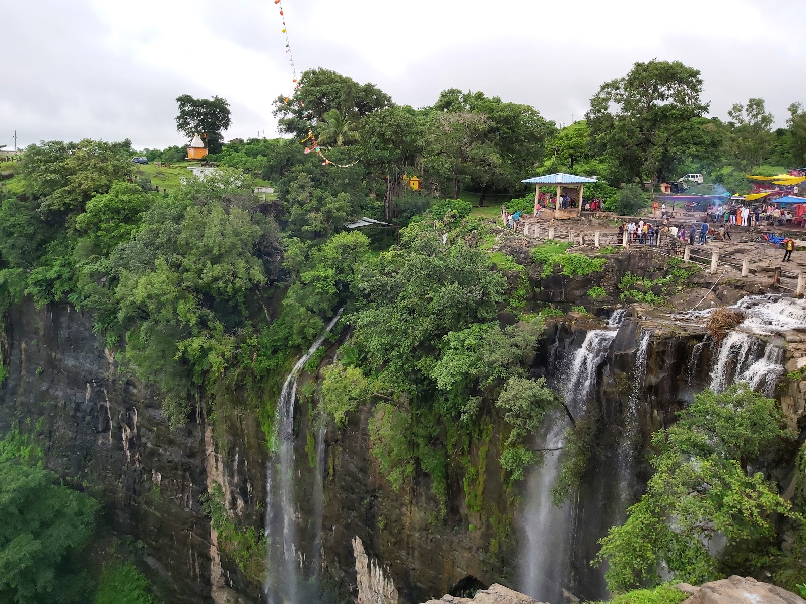 Rocky trek trail and viewpoint approach path at Tincha Falls