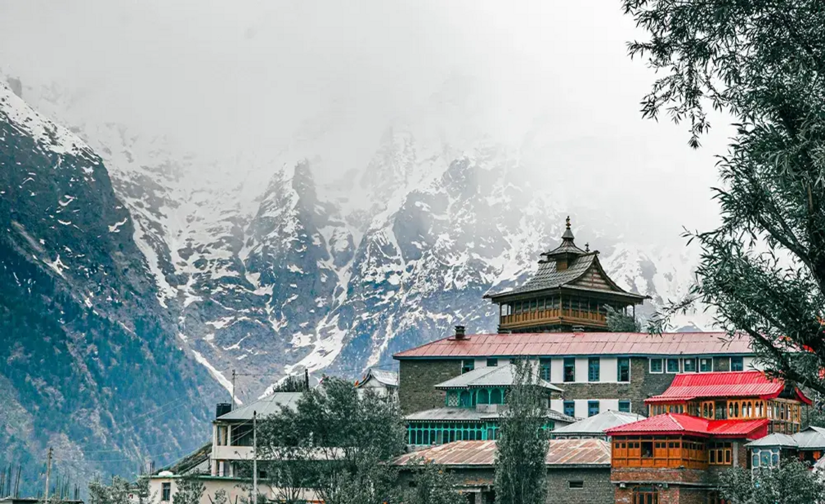 Best season field conditions for Trekking in Himachal Pradesh