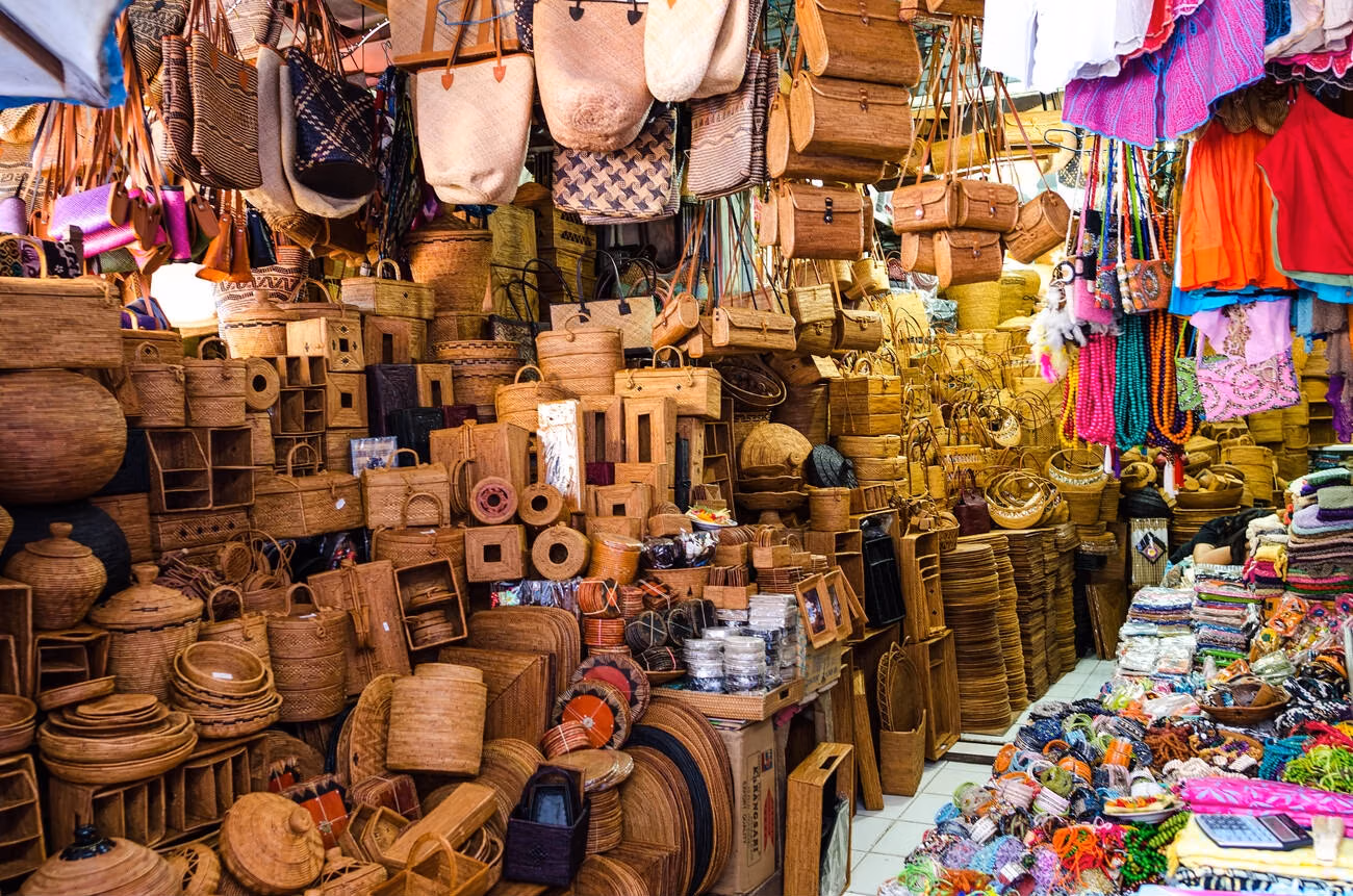 Balinese handicrafts, textiles and souvenirs in Ubud market stalls