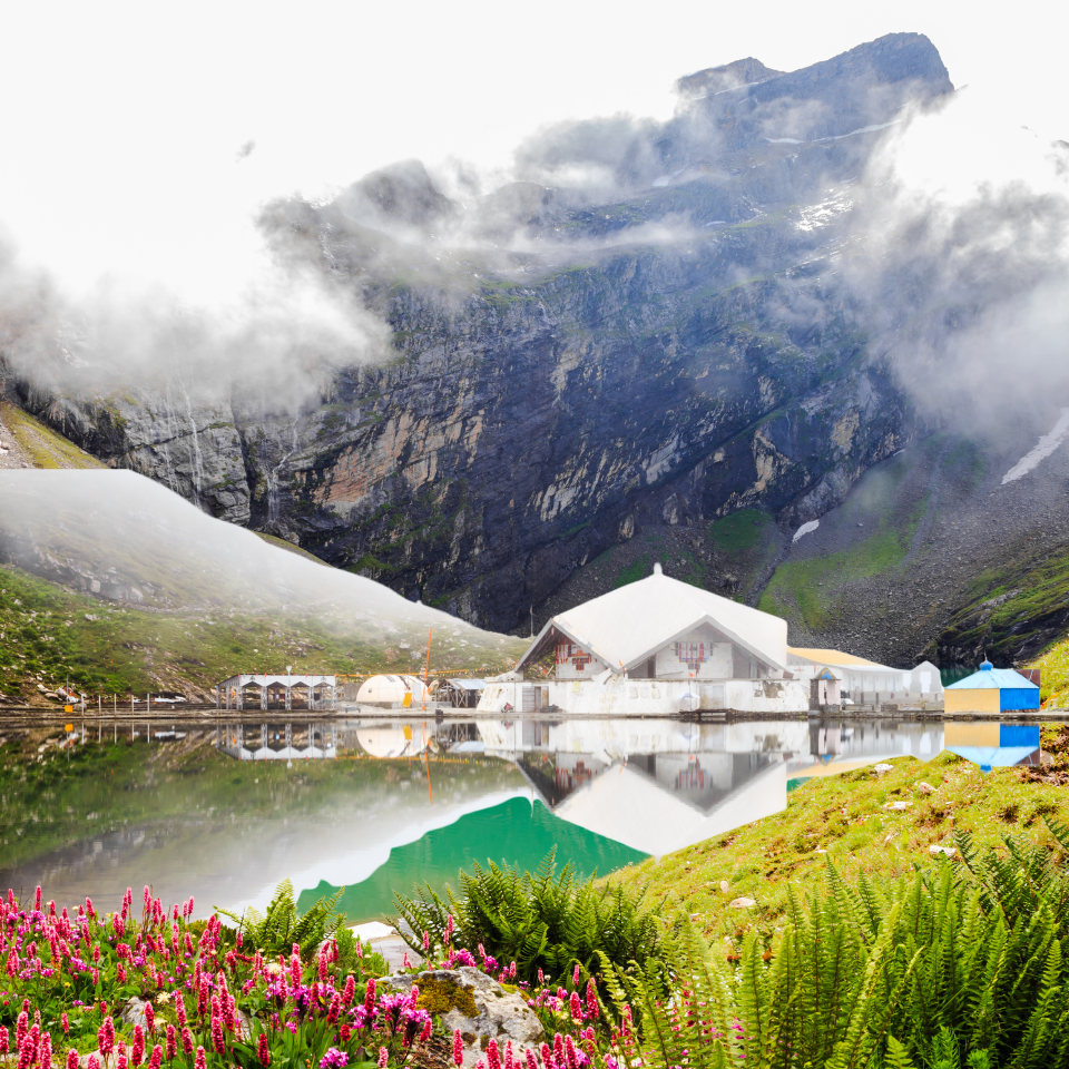 Hemkund Sahib Gurudwara near Valley of Flowers