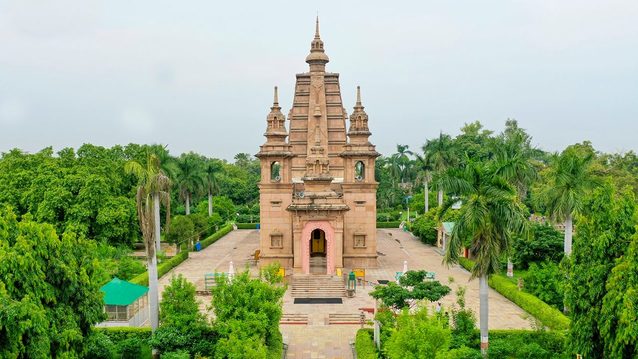 Dhamek Stupa at Sarnath near Varanasi