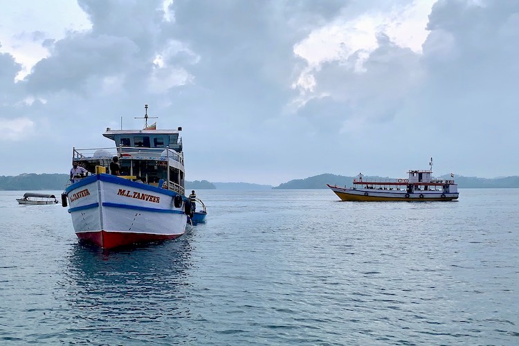 Ferry boarding area near Wandoor Beach