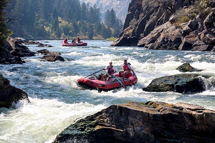 White water rafting on Teesta River in West Bengal