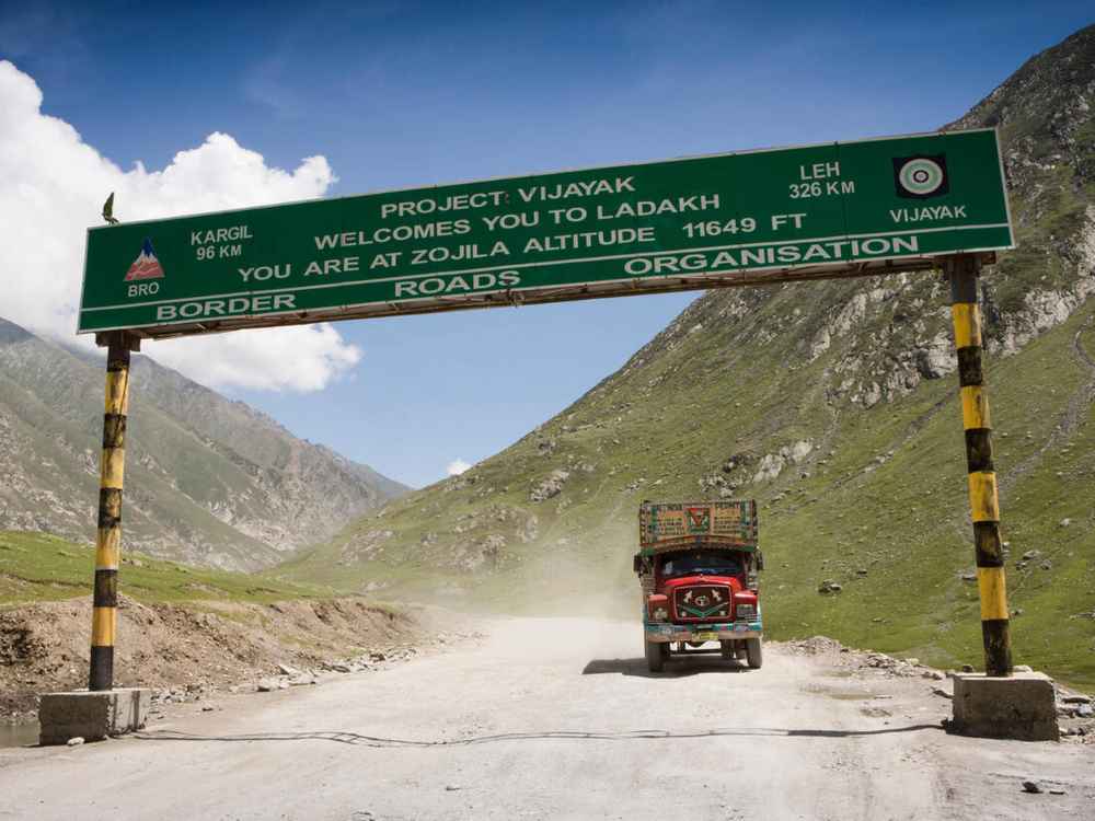 Scenic transition from Sonmarg to Drass near Zoji La